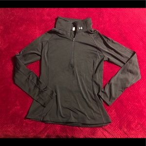 EUC women’s Under Armour long sleeved shirt